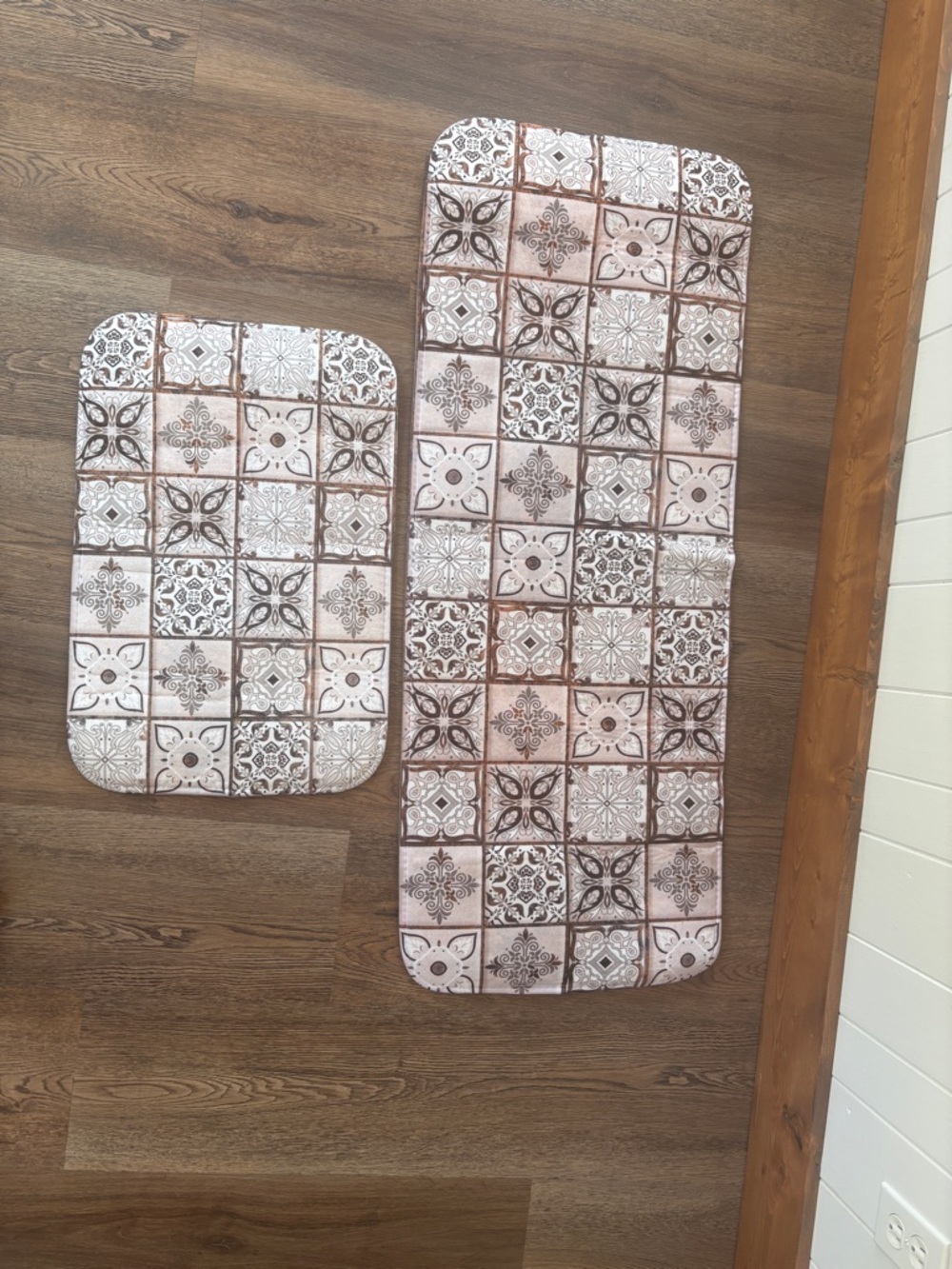 Brown and Cream Patterned Tile-Print runner Set